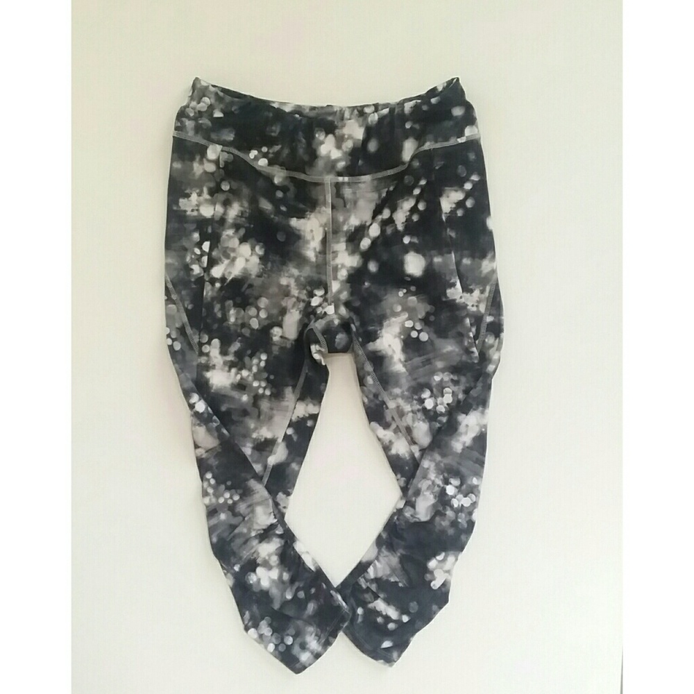 Aveva crop capri yoga workout leggings